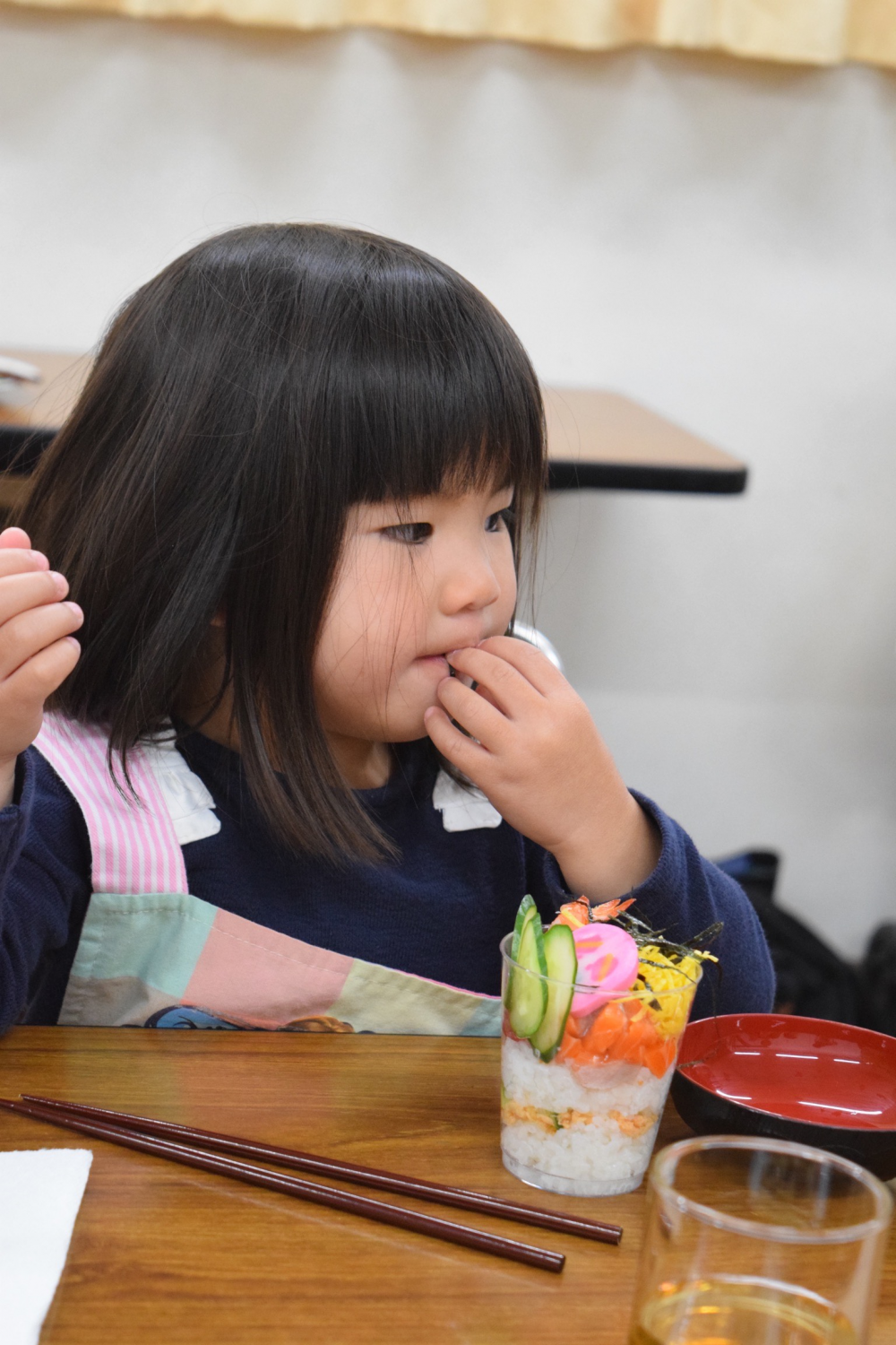 ひなまつり先取り企画   カップ寿司パーティー
【井笠エリア里庄コープ委員会】
