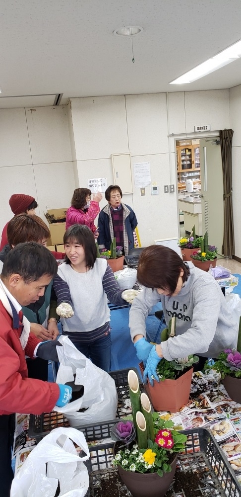 年忘れ試食会&迎春プチ寄せ植えをしよう💛
【備北エリア新見南コープ委員会】