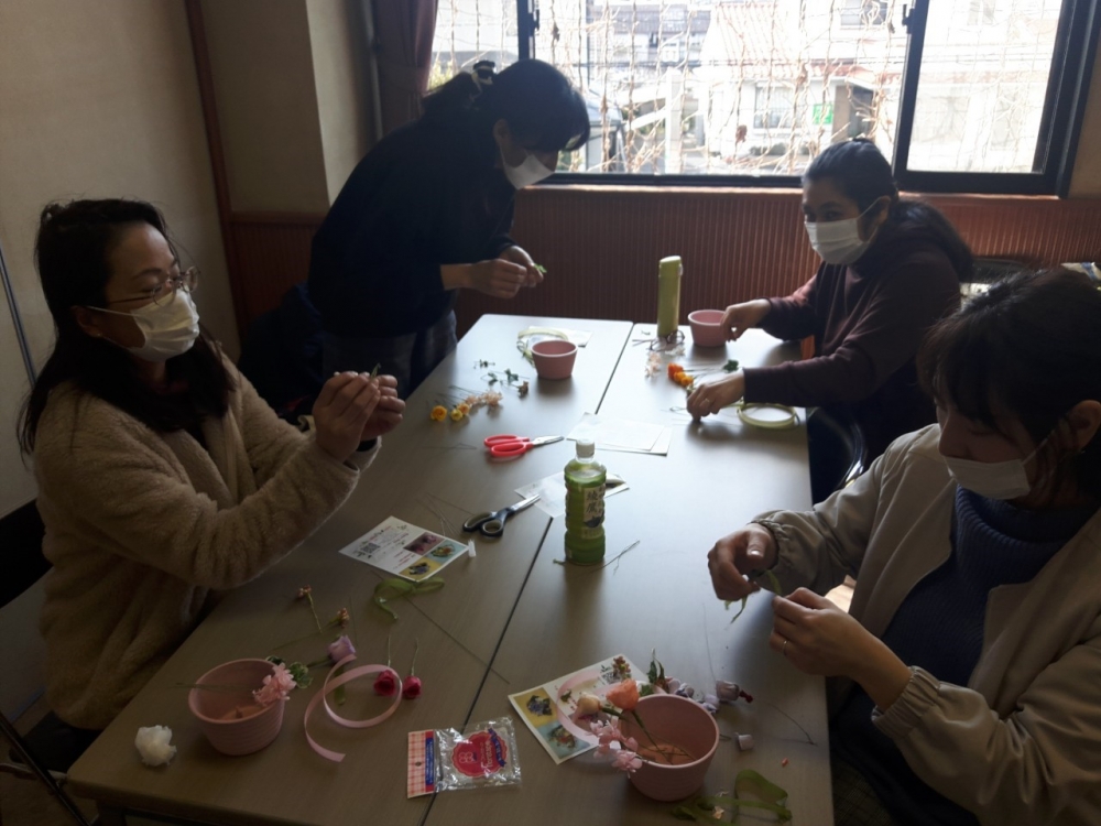 プリザーブドフラワーで作るコサージュorアレンジフラワー
【岡山西エリア福浜コープ委員会】