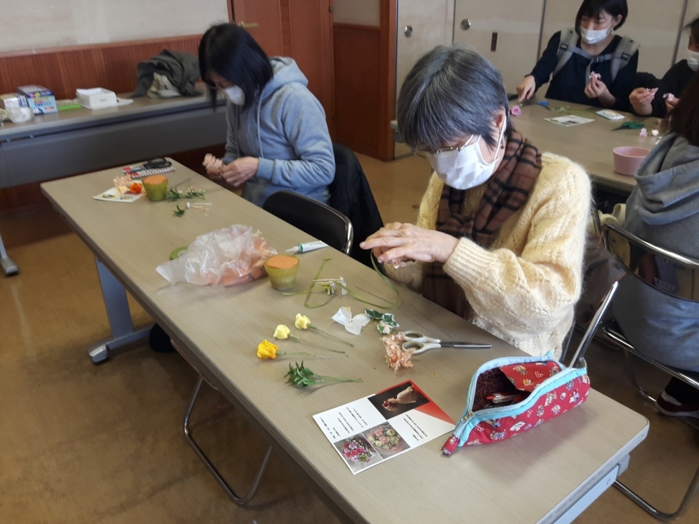 プリザーブドフラワーで作るコサージュorアレンジフラワー
【岡山西エリア福浜コープ委員会】