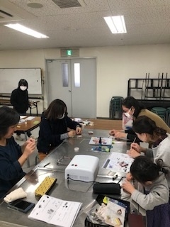 西大寺ブロック交流会　"レジンでコサージュ作り”
【岡山東エリア西大寺ブロック】