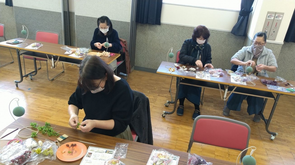 みんなでチャレンジ!あじさいボールを作ろう!
【倉敷エリア西阿知南コープ委員会】