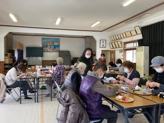 「フラワードール愛花」を作りましょう!
【岡山西エリア牧石北コープ委員会】