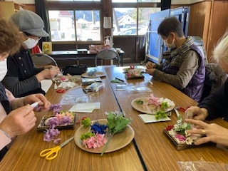 「フラワードール愛花」を作りましょう!
【岡山西エリア牧石北コープ委員会】