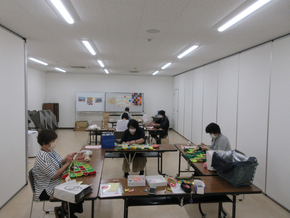 『へいわのひざかけ』モチーフをつなごう
【美作エリアへいわと国際協力PJ】