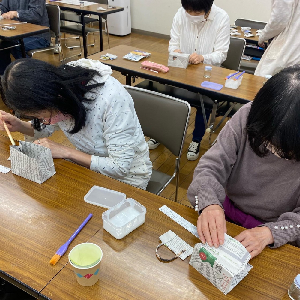 知っとくcafé～ミニミニ新聞バッグを作ろう～
【井笠エリアあつまれなかまPJ】
