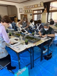 「苔玉」を作りましょう!!
【岡山西エリア牧石北コープ委員会】