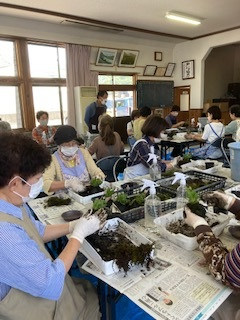 「苔玉」を作りましょう!!
【岡山西エリア牧石北コープ委員会】