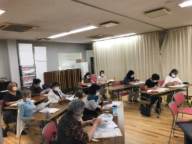 組合員講師オンラインセミナー　生協食パンを知ろう!味わおう!∼パンで食卓に彩りを～
【岡山東エリアCコレ商品学習実行委員会】