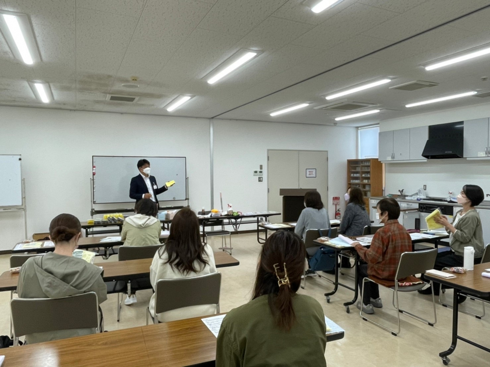 アズマ工業(株)セミナー　~プロに学ぶ、お掃除術～
【美作エリア東小コープ委員会】