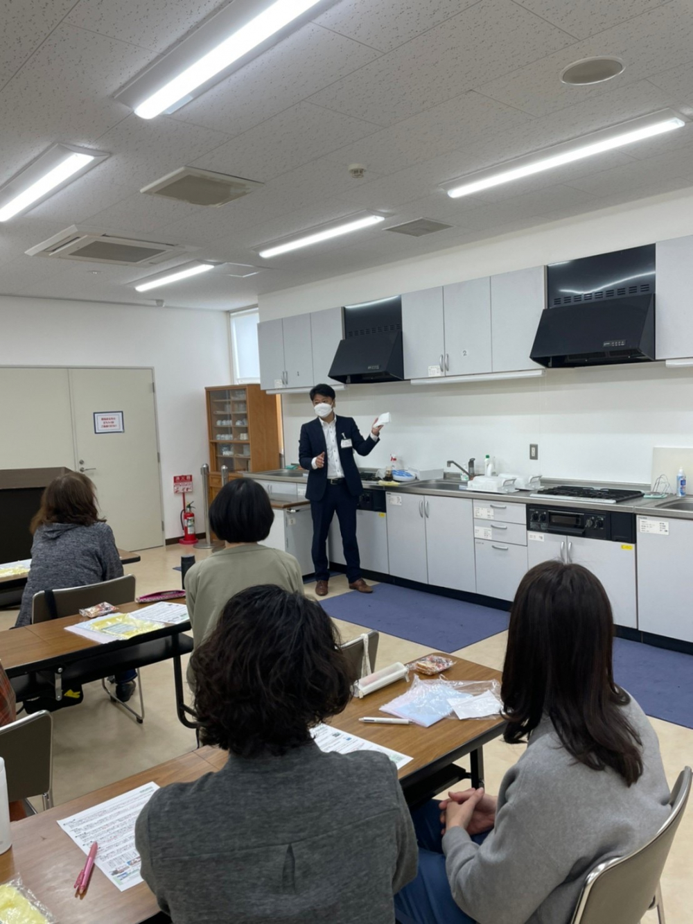 アズマ工業(株)セミナー　~プロに学ぶ、お掃除術～
【美作エリア東小コープ委員会】