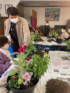 お正月の寄せ植え
【岡山西エリア牧石北コープ委員会】