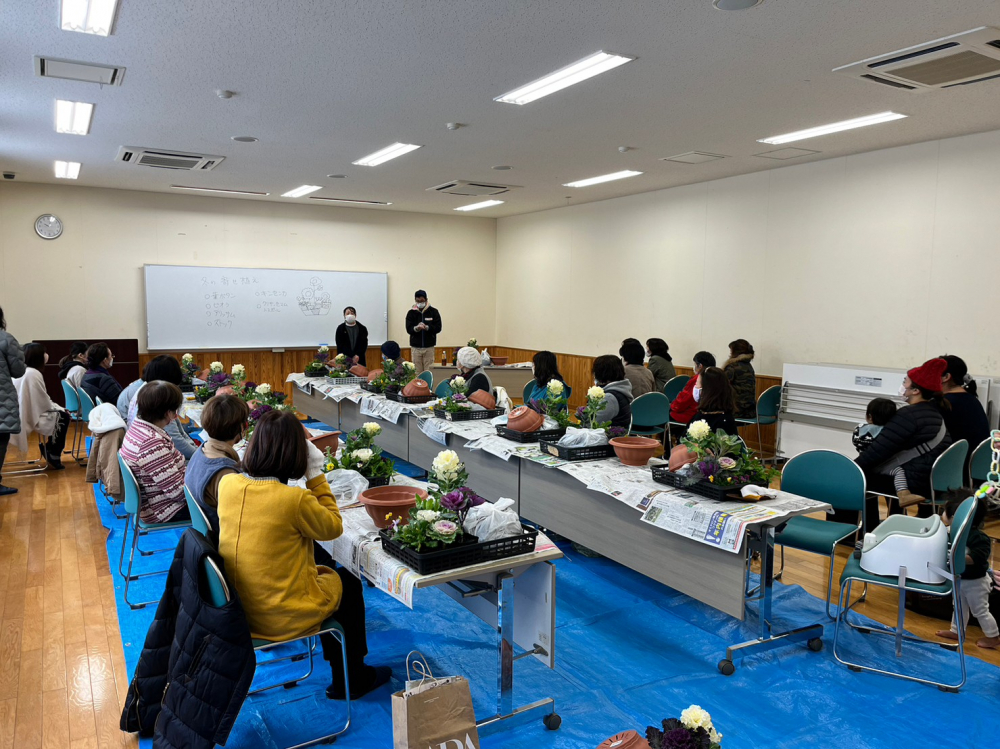 お正月を彩る寄せ植え
【美作エリア久世コープ委員会】