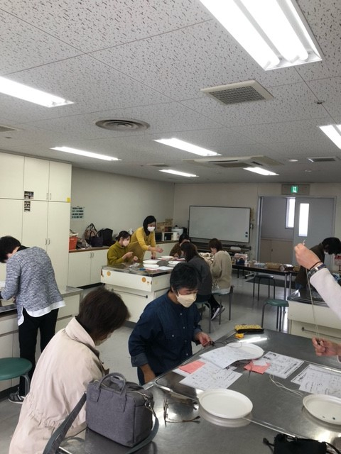 西大寺ブロック交流会”とんぼ玉アクセサリー作り”
【岡山東エリア西大寺ブロック西大寺ブロック委員会】