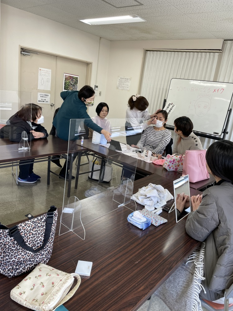 メイクレッスン　in　矢掛
【井笠エリア矢掛コープ委員会】
