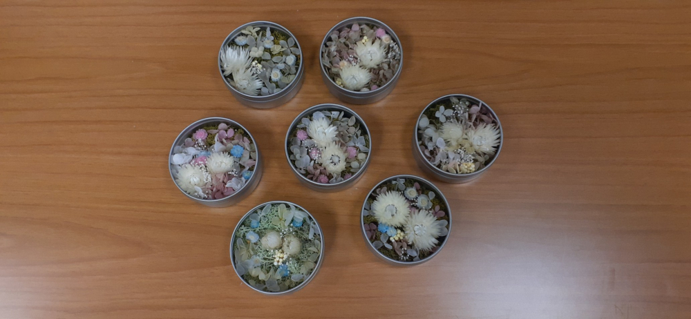 プリザーブドフラワーの缶かざりをつくろう
【岡山東エリア万富千種コープ委員会】