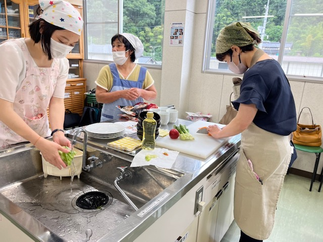 肉まん・水ギョーザの商品をアレンジして食べよう!!
【備北エリア新見南コープ委員会】
