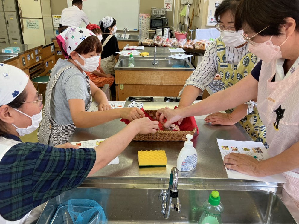 (株)タカキベーカリー商品セミナー　パンのおいしい食べ方提案
【岡山西エリア三門コープ委員会】