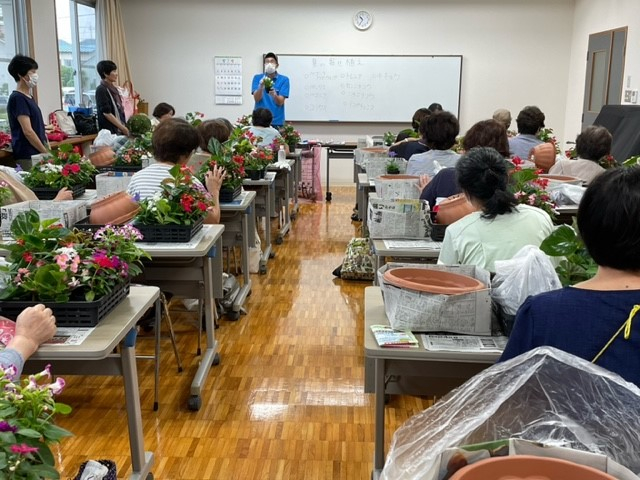 プロの園芸屋さんが来ます!夏花の寄せ植え
【美作エリア鏡野コープ委員会】