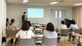 憲法の基本の「き」を学ぼう
【岡山東エリア平和について考えるPJ】