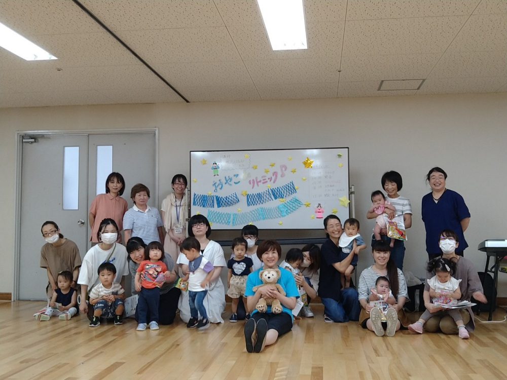 おやこdeリトミック♪
【岡山東エリアマミパピ委員会】