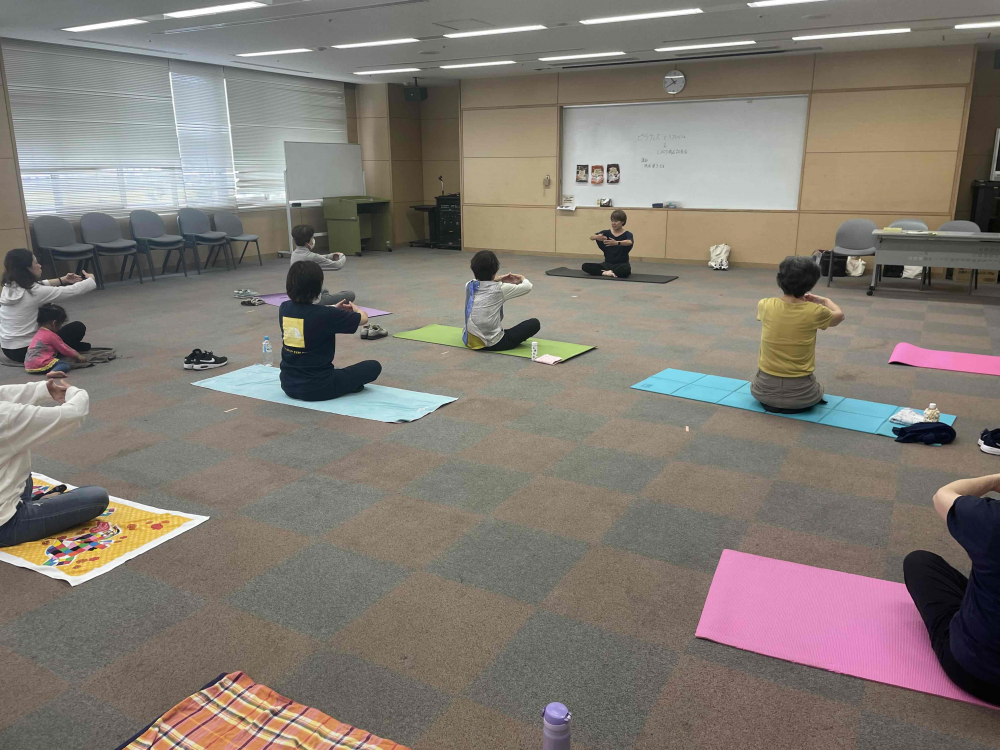 ピラティスでリフレッシュ
【倉敷エリア葦高コープ委員会】