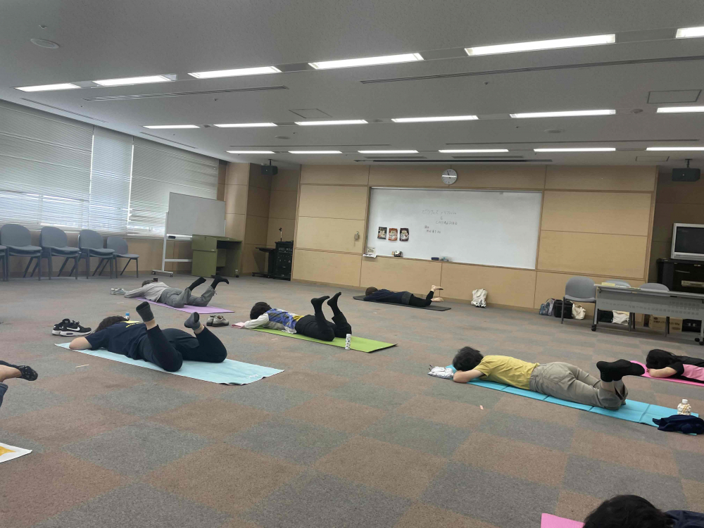ピラティスでリフレッシュ
【倉敷エリア葦高コープ委員会】