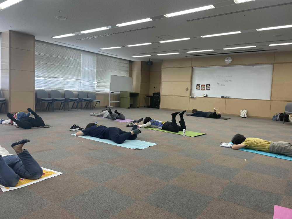 ピラティスでリフレッシュ
【倉敷エリア葦高コープ委員会】