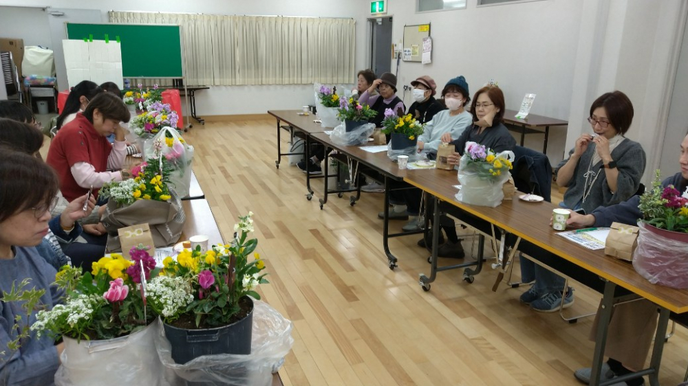 みんなでチャレンジ　冬の寄せ植え
【倉敷エリア西阿知南コープ委員会】