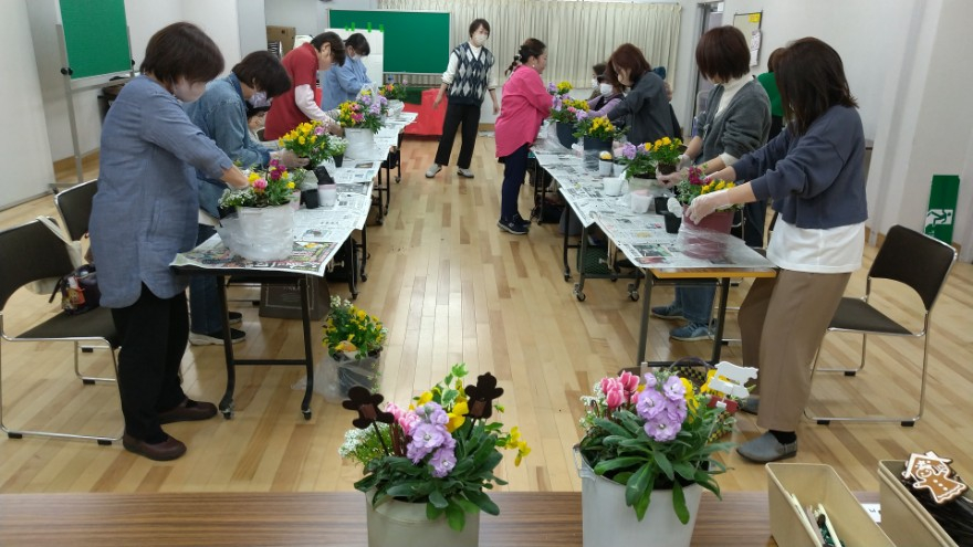 みんなでチャレンジ　冬の寄せ植え
【倉敷エリア西阿知南コープ委員会】