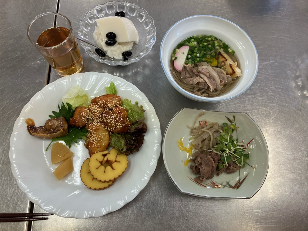 年末おすすめ商品を試食しよう!
【岡山西エリア三門コープ委員会】