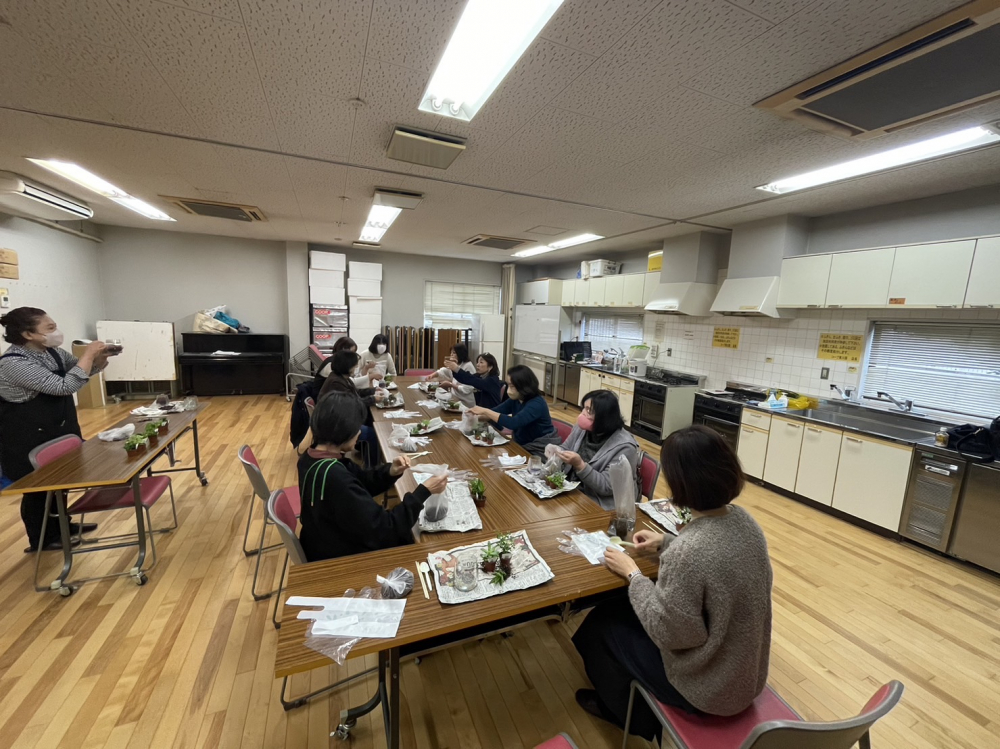 ハイドロカルチャーを作ろう
【岡山東エリア三勲南コープ委員会】