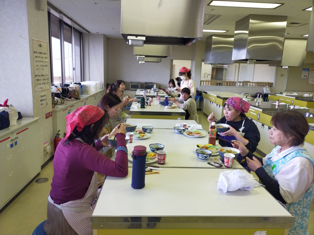 年末のおすすめ商品試食会
【岡山西エリア福浜コープ委員会】
