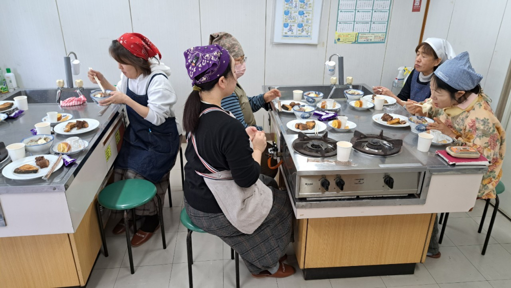 年末のおすすめ商品　試食会
【岡山西エリア足守南コープ委員会】