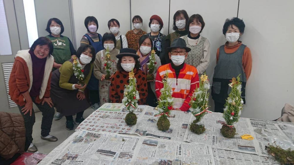 苔玉ツリーを作って、飾って、和のX’masを楽しもう
【岡山西エリア東畦コープ委員会】
