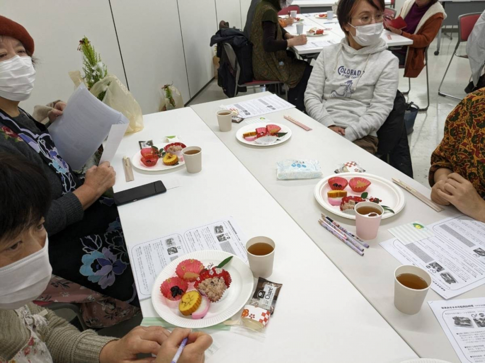 苔玉ツリーを作って、飾って、和のX’masを楽しもう
【岡山西エリア東畦コープ委員会】