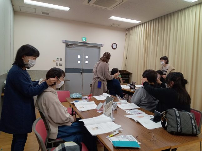 耳つぼセルフマッサージでキレイに健康に‼
【倉敷エリア連島東コープ委員会】