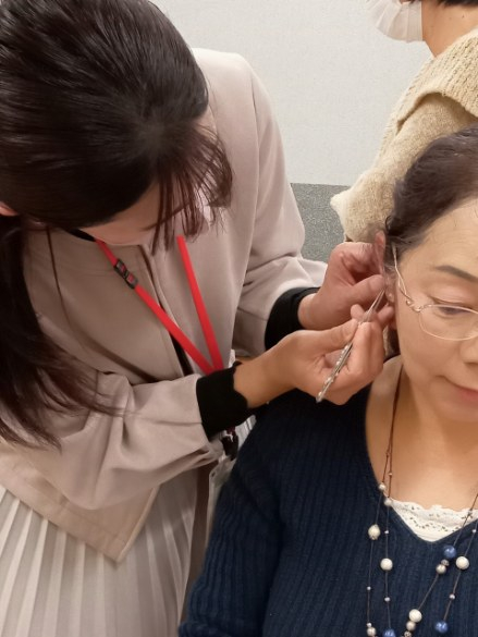耳つぼセルフマッサージでキレイに健康に‼
【倉敷エリア連島東コープ委員会】