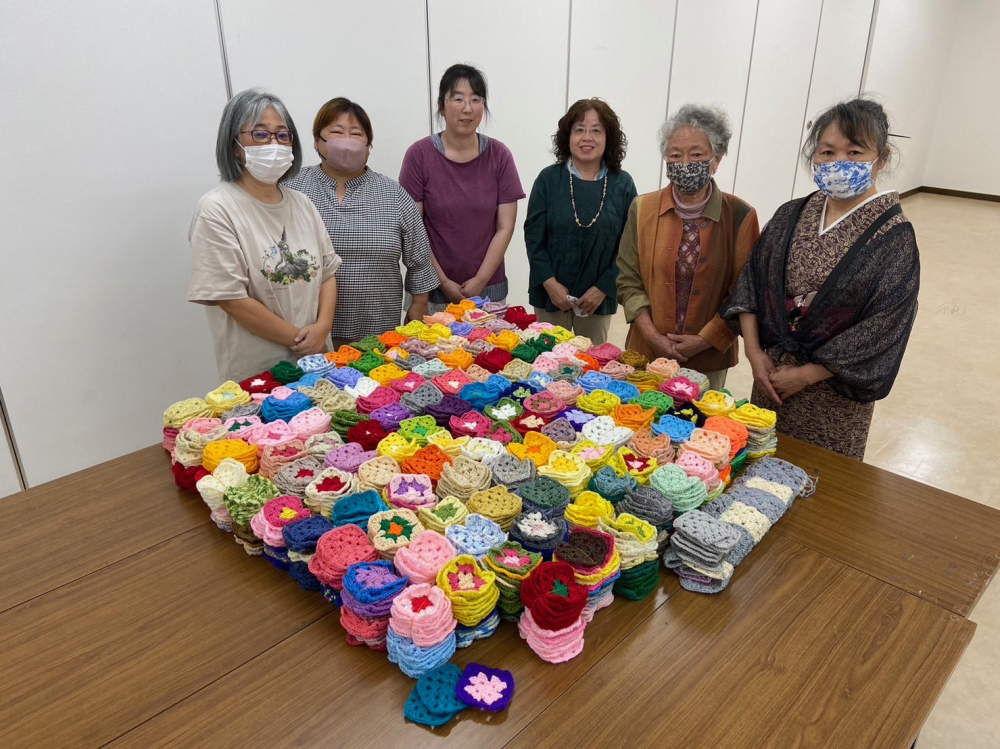 『へいわのひざかけ』モチーフ募集・つなぎボランティア募集
【美作エリアへいわのひざかけ実行委員会】