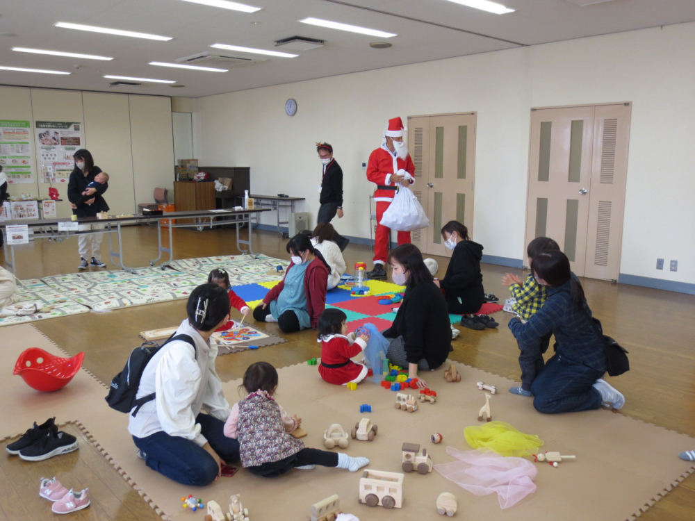 予約制子育てひろば～クリスマスを楽しもう～
【岡山西エリアのびのびPJ】