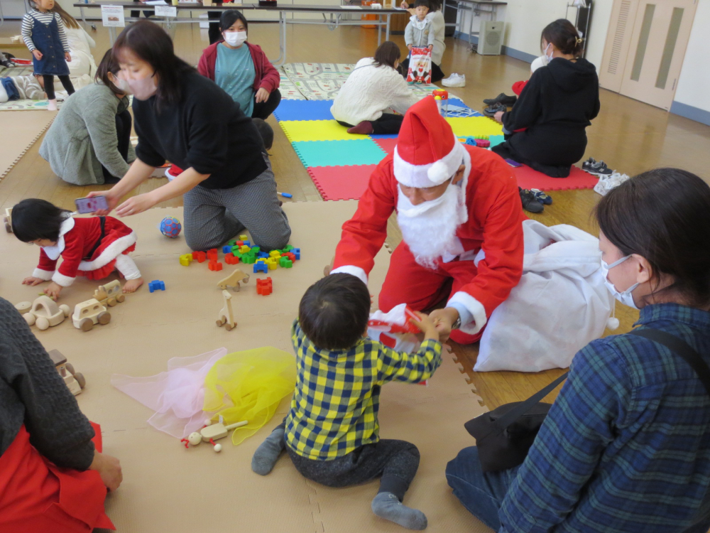 予約制子育てひろば～クリスマスを楽しもう～
【岡山西エリアのびのびPJ】