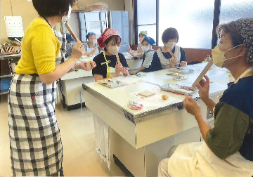 和菓子日和 ～練りきり&干菓子～
【岡山東エリア香登・西鶴山コープ委員会】