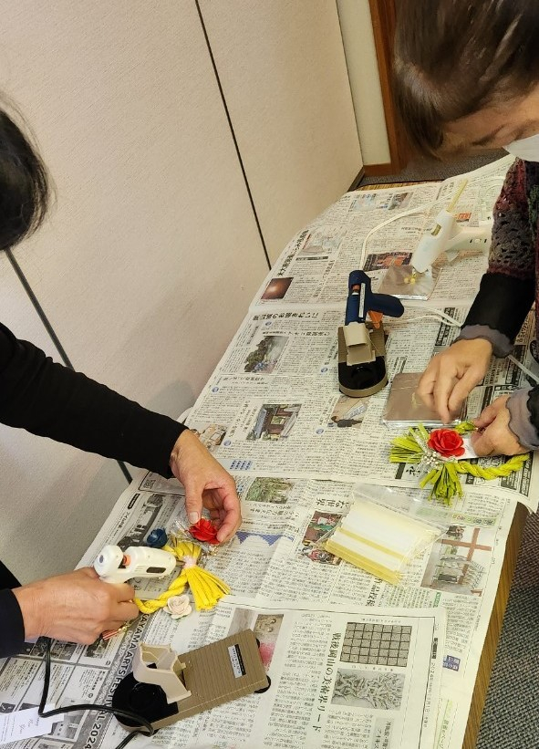 お正月飾りを作ろう
【美作エリア久米南コープ委員会】