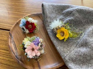 お花のブローチかフォトフレームアレンジのワークショップ
【岡山東エリア伊部コープ委員会】