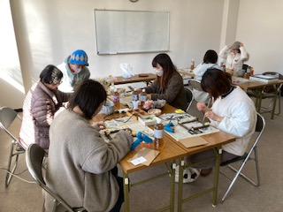 お花のブローチかフォトフレームアレンジのワークショップ
【岡山東エリア伊部コープ委員会】