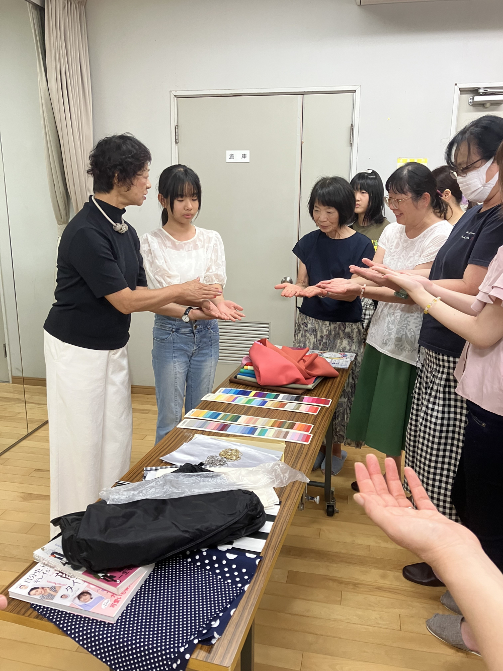 なりたい自分を演出!! ファッション講座「顔タイプ診断」
【岡山東エリア宇野西コープ委員会】