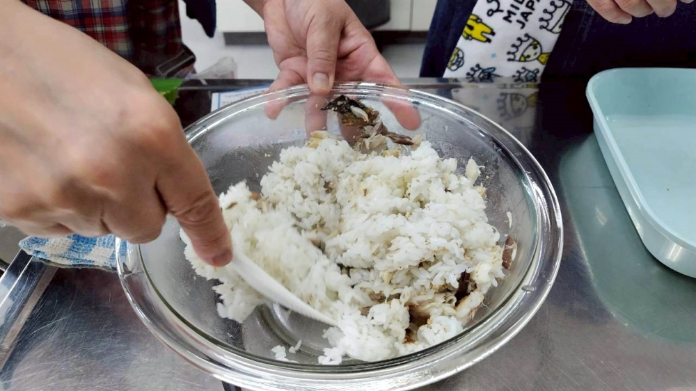 コープの人気商品☆　淡塩さばと味付もずくのおいしさの秘密を知ろう!!
【岡山東エリア芥子山コープ委員会】