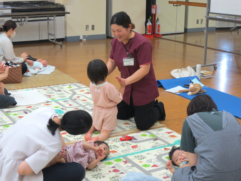 予約制子育てひろば ”親子でできる ふれあい遊び” ~お家でできる💛親子で楽しめる♪ふれあい遊びしませんか~
【岡山西エリア子育て応援PJ】
