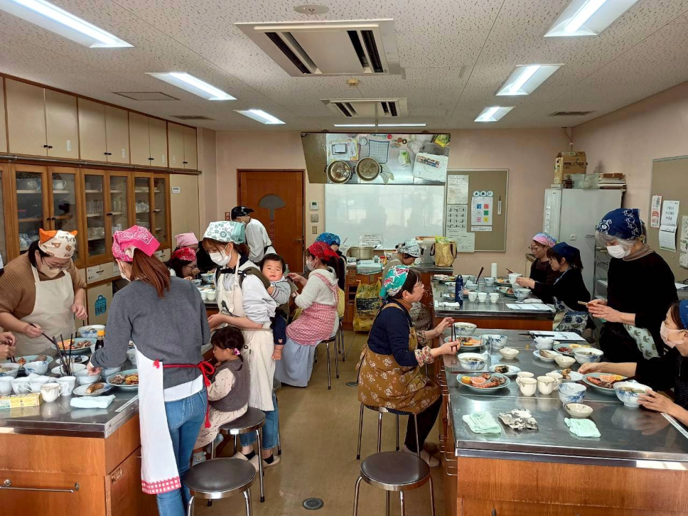Cコレ商品&年末お勧め商品交流会～生協商品を使って、年末・年始をお手軽に♪
【岡山西エリア福浜コープ委員会】