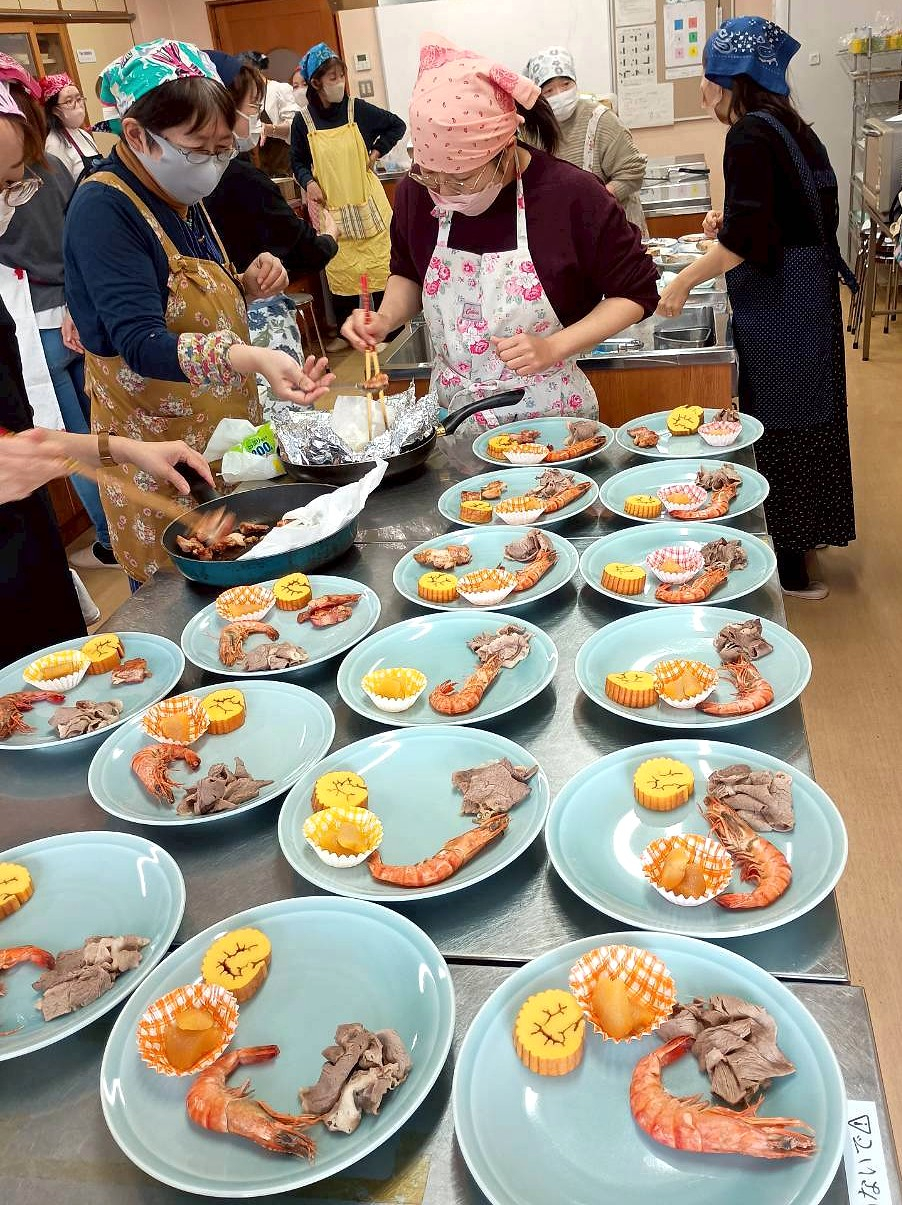 Cコレ商品&年末お勧め商品交流会～生協商品を使って、年末・年始をお手軽に♪
【岡山西エリア福浜コープ委員会】